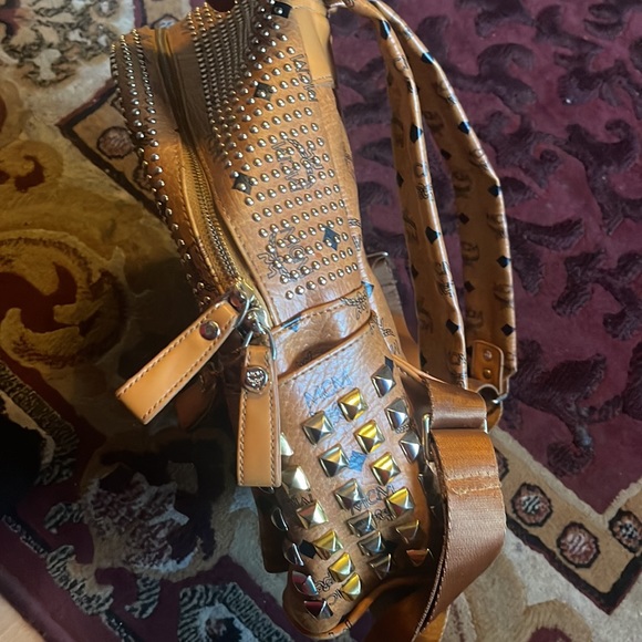 MCM BAG AUTHENTIC WITH STUDS - Picture 4 of 6